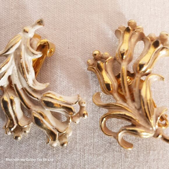 Distressed Karou Anke Tulip Earrings Clip Ons - Picture 7 of 11